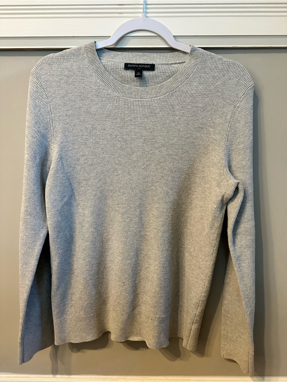 Banana Republic Men’s Light Heather Gray Crewneck Sweater